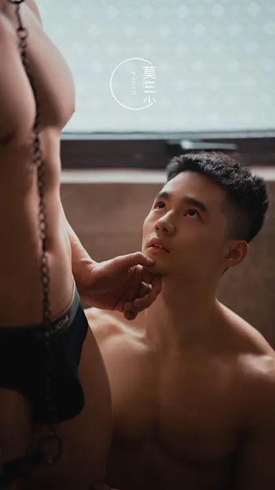 MAGAZINE-ROYAL-MANSION-SECRETS-MODERN-VERSION