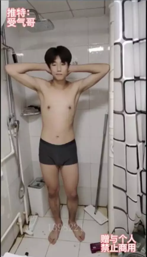 受气哥新作玩弄优质帅气单眼皮大屌小哥