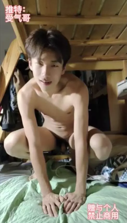 受气哥新作玩弄优质帅气单眼皮大屌小哥