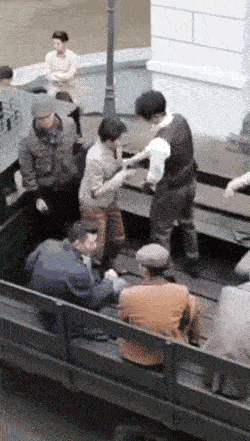 许凯被女主角戏外捏屁眼图