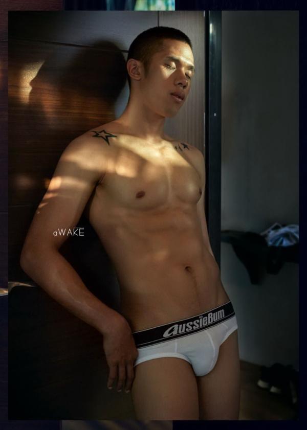 AWAKE-Issue-06--GUIDE