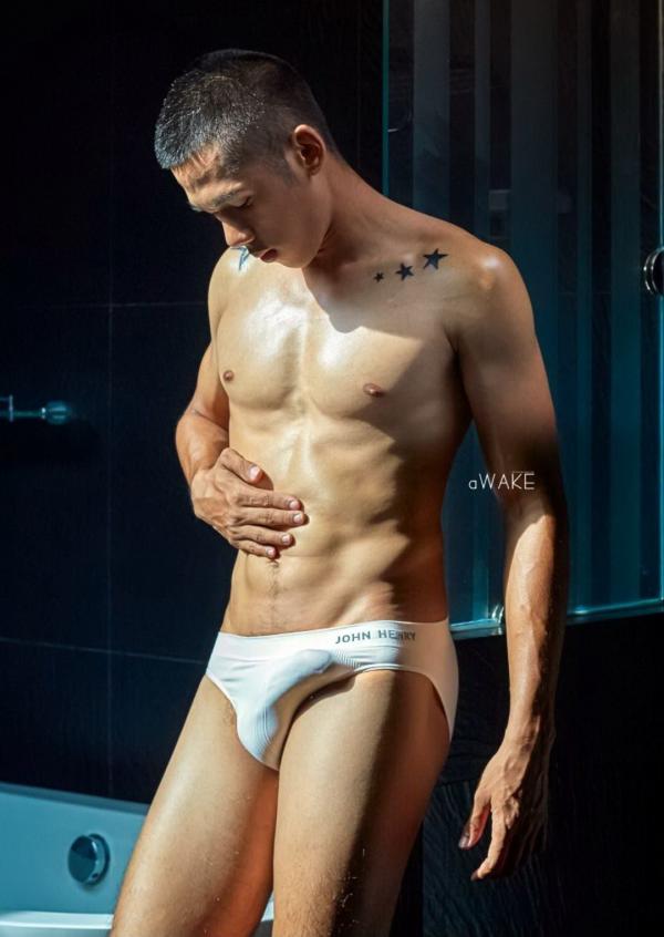 AWAKE-Issue-06--GUIDE