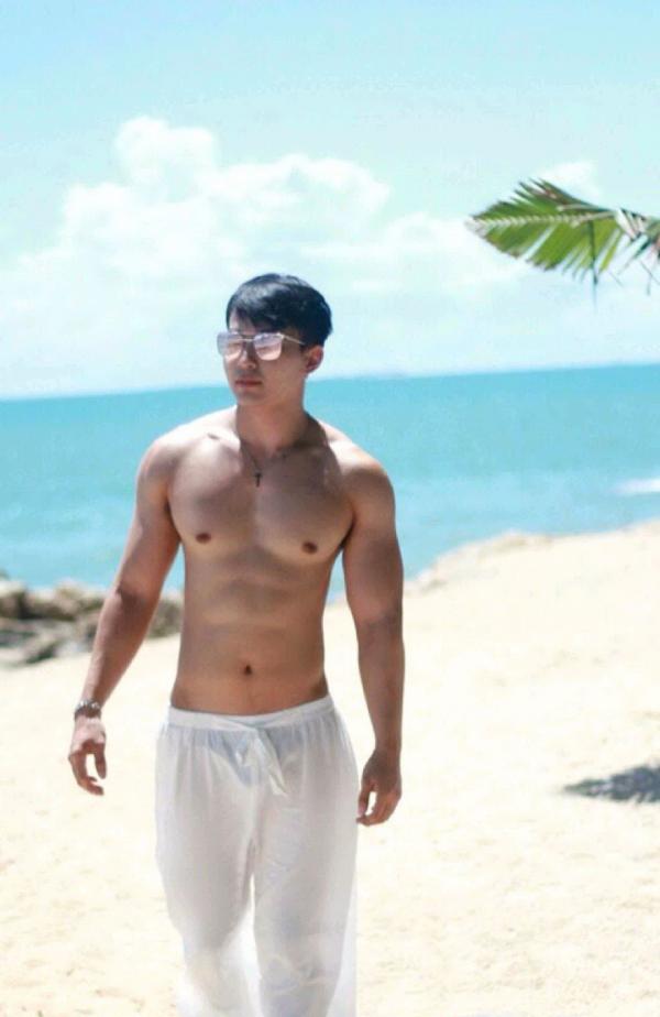 Allure-magazine-01---TAE-chira