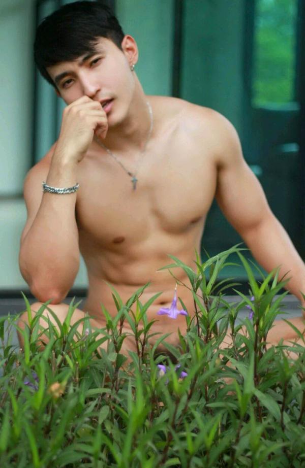 Allure-magazine-01---TAE-chira