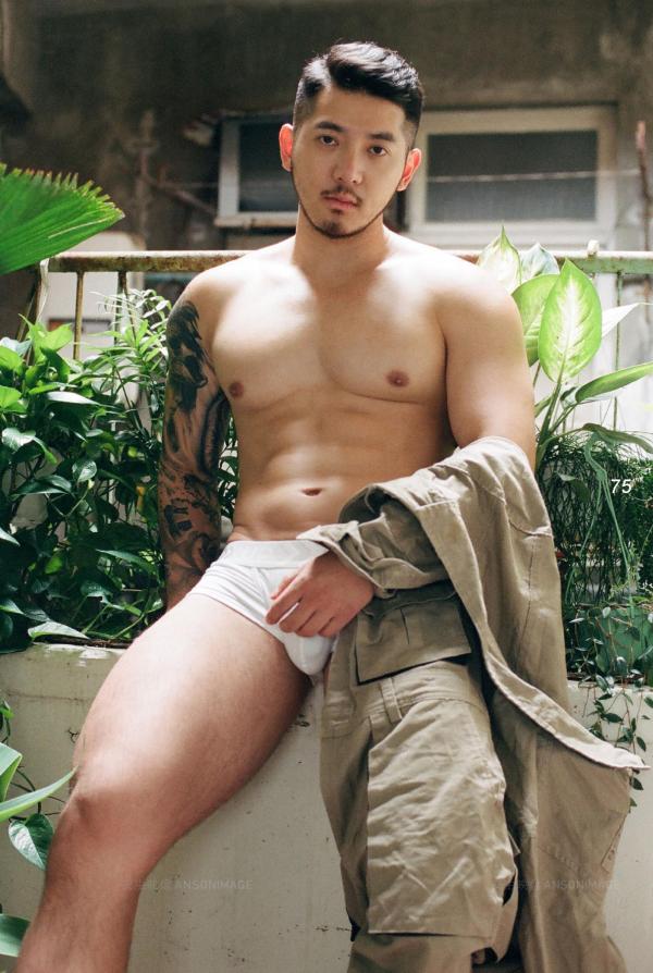 At-Men-No.04-–-Liang