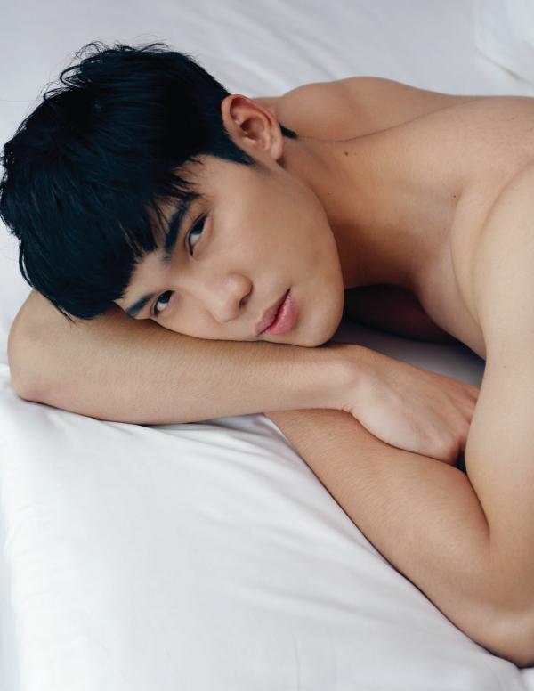 Back-03--Boss-24-Hours-125-Pics--BtS