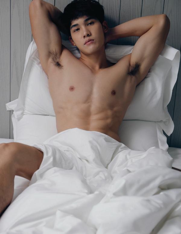 Back-03--Boss-24-Hours-125-Pics--BtS