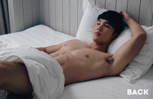 Back-03--Boss-24-Hours-125-Pics--BtS