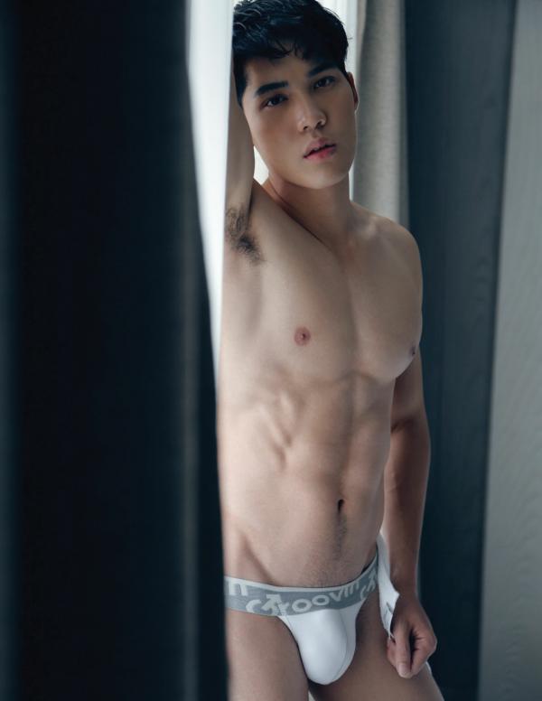 Back-03--Boss-24-Hours-125-Pics--BtS