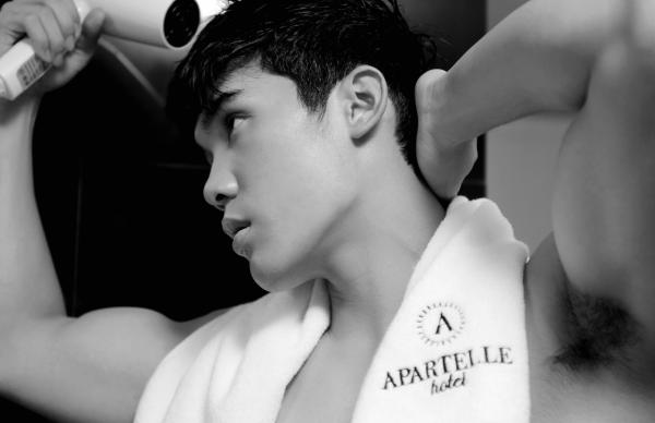 Back-03--Boss-24-Hours-125-Pics--BtS