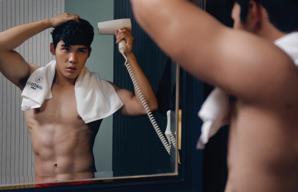 Back-03--Boss-24-Hours-125-Pics--BtS