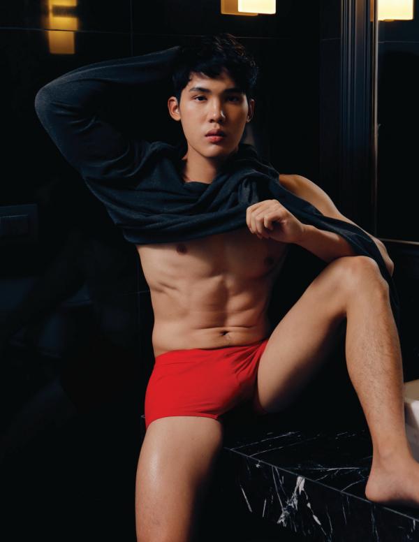 Back-03--Boss-24-Hours-125-Pics--BtS