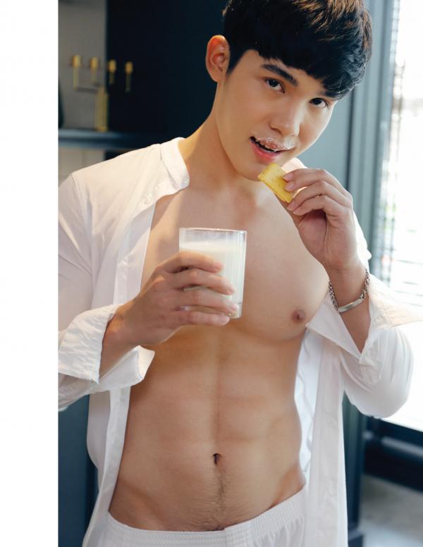 Back-03--Boss-24-Hours-125-Pics--BtS