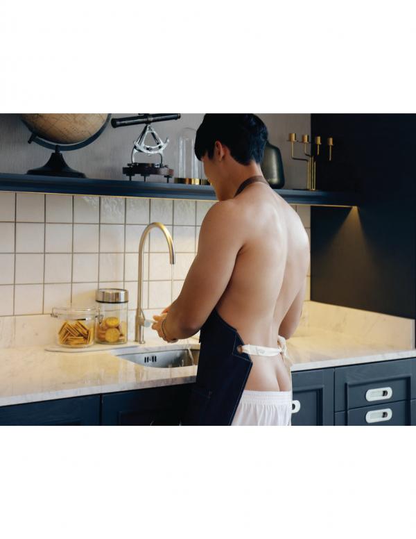 Back-03--Boss-24-Hours-125-Pics--BtS