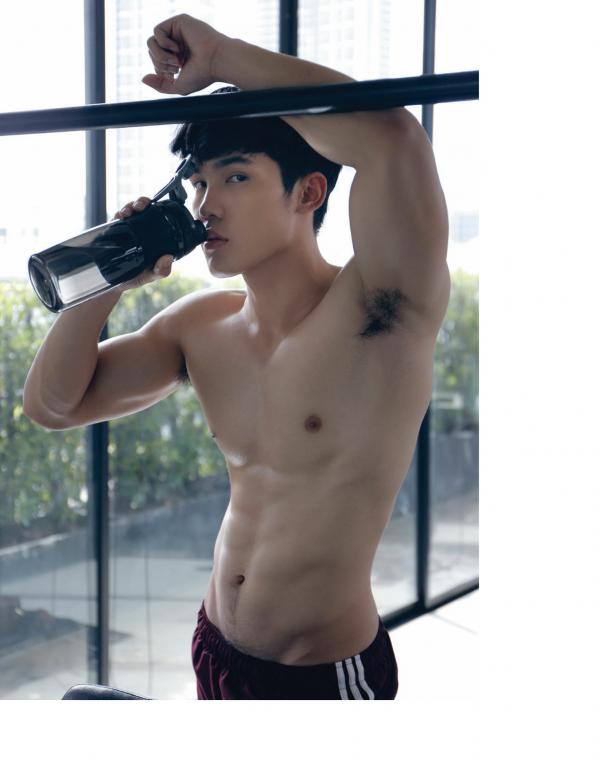 Back-03--Boss-24-Hours-125-Pics--BtS