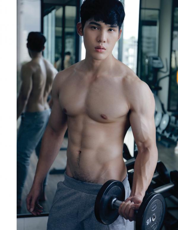 Back-03--Boss-24-Hours-125-Pics--BtS