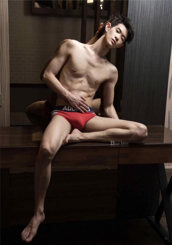 Blue-Men-No.211-–-Chris-EbookVideo