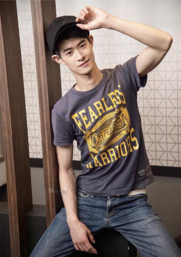 Blue-Men-No.211-–-Chris-EbookVideo