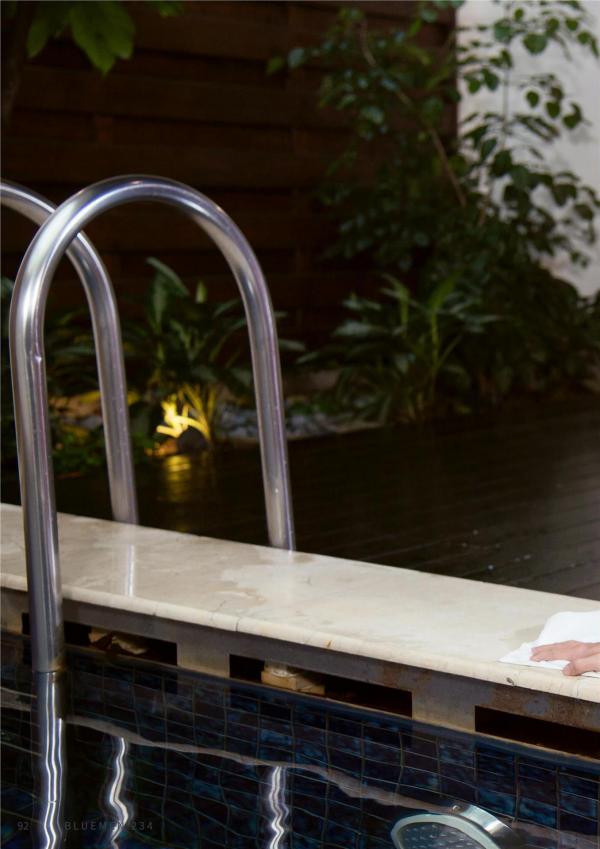 Blue-Men-No.234-EbookVideo