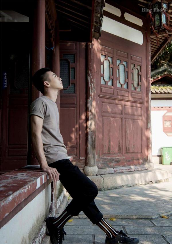 Blue-Photo-No.105-–-Allen-EbookVideo