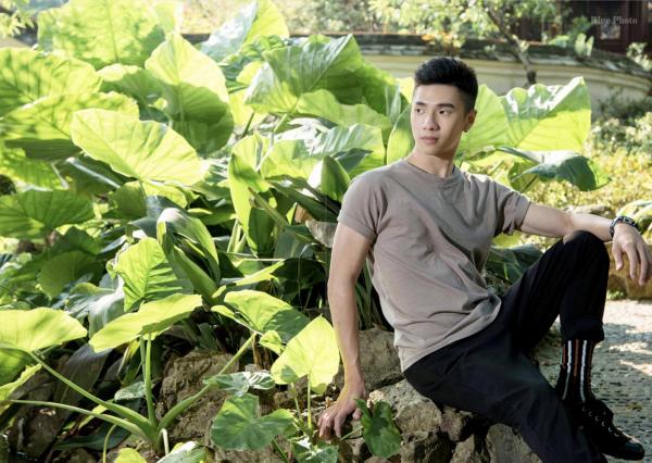 Blue-Photo-No.105-–-Allen-EbookVideo