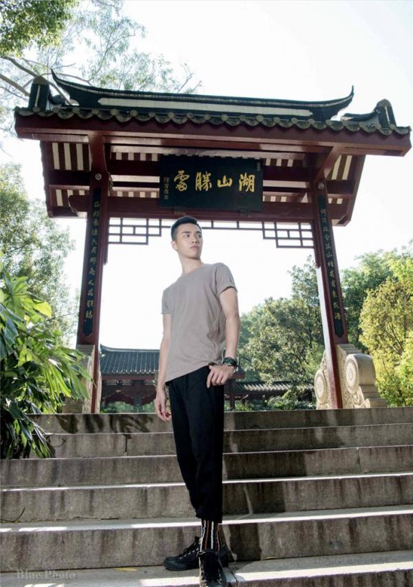 Blue-Photo-No.105-–-Allen-EbookVideo