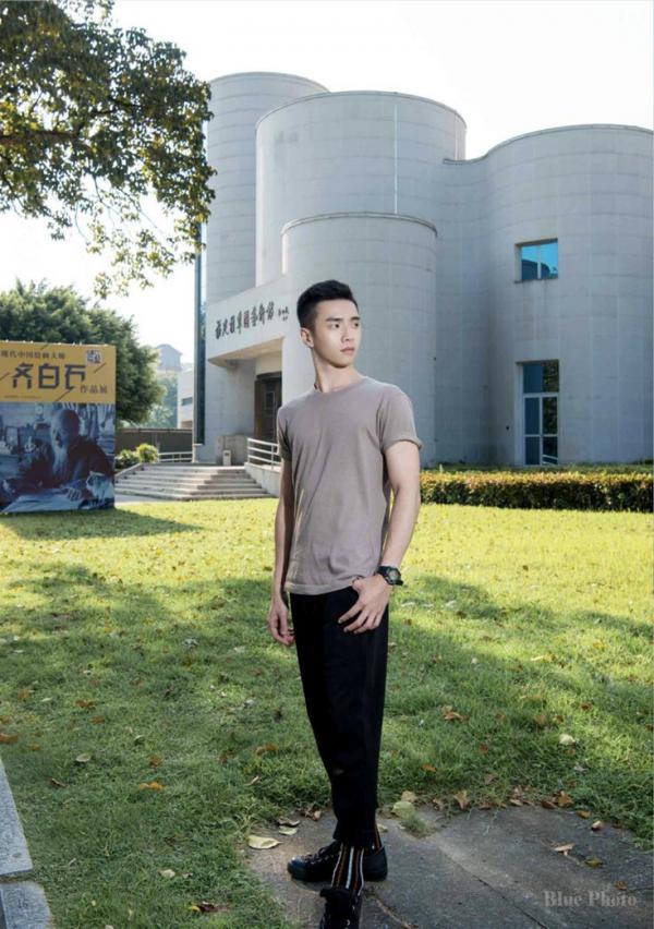 Blue-Photo-No.105-–-Allen-EbookVideo