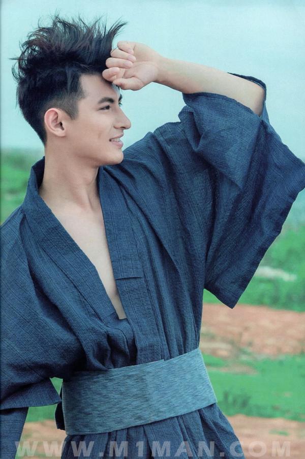 BlueMen-014--Men’s-Milk-Attraction