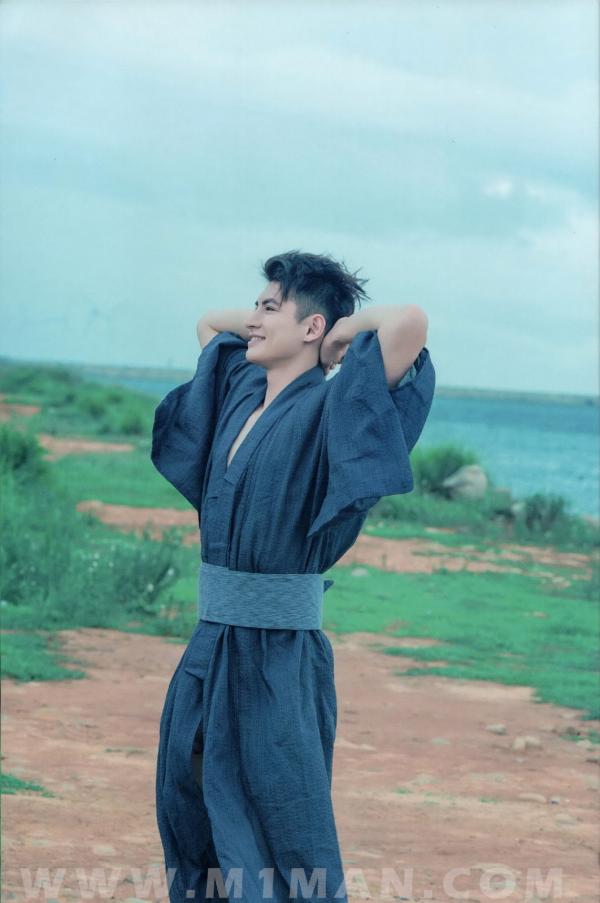 BlueMen-014--Men’s-Milk-Attraction