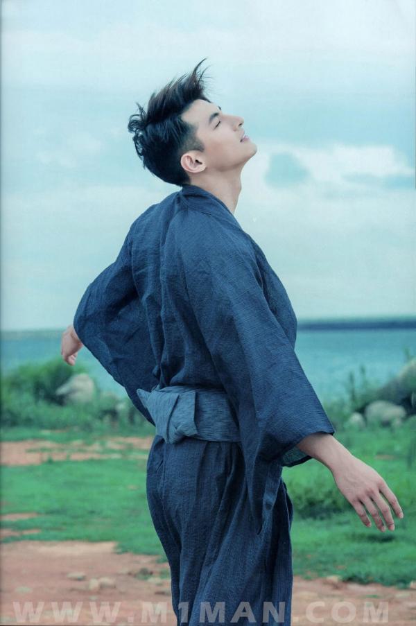 BlueMen-014--Men’s-Milk-Attraction