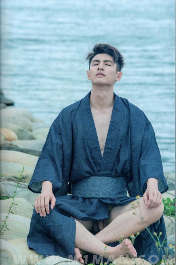 BlueMen-014--Men’s-Milk-Attraction