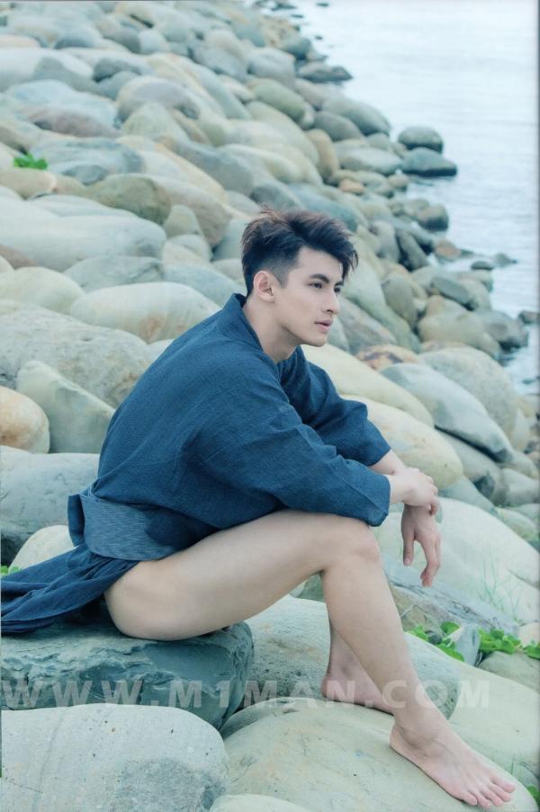 BlueMen-014--Men’s-Milk-Attraction