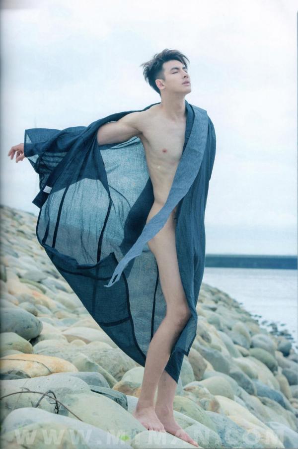 BlueMen-014--Men’s-Milk-Attraction