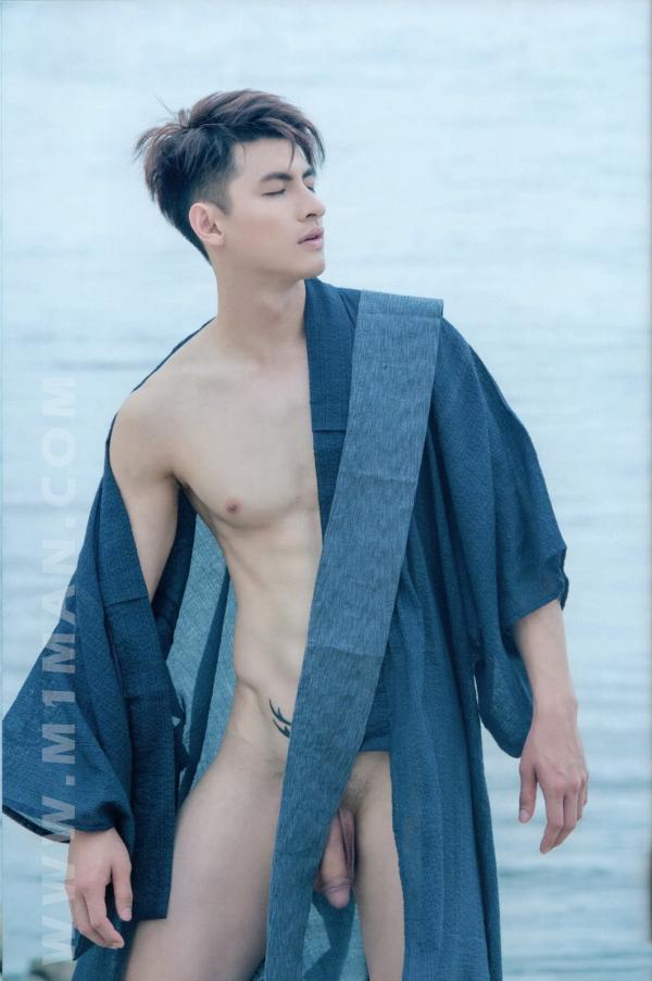 BlueMen-014--Men’s-Milk-Attraction