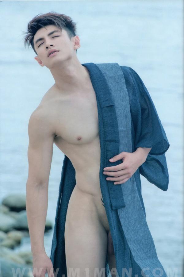 BlueMen-014--Men’s-Milk-Attraction