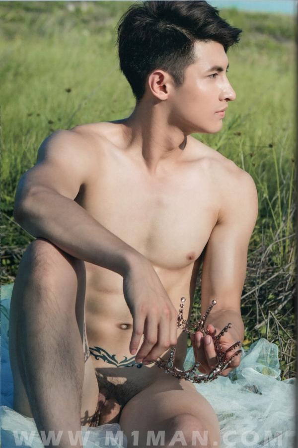 BlueMen-014--Men’s-Milk-Attraction