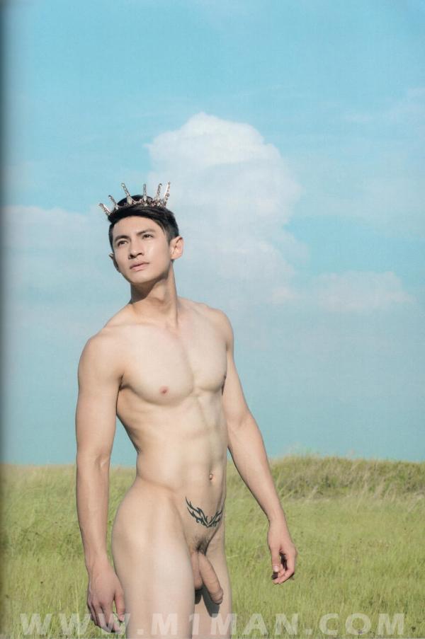 BlueMen-014--Men’s-Milk-Attraction