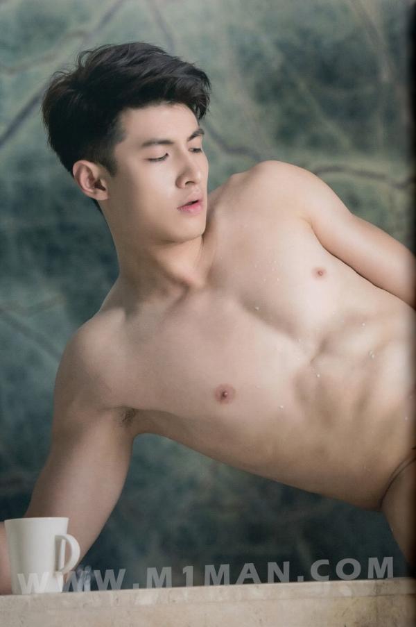 BlueMen-014--Men’s-Milk-Attraction