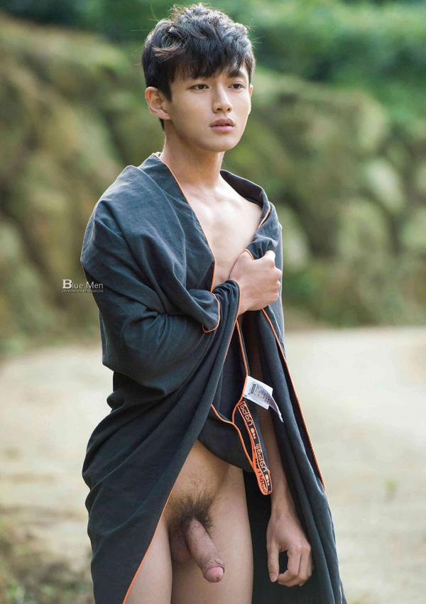 Blueman-Magazine-no.129--Weicheng