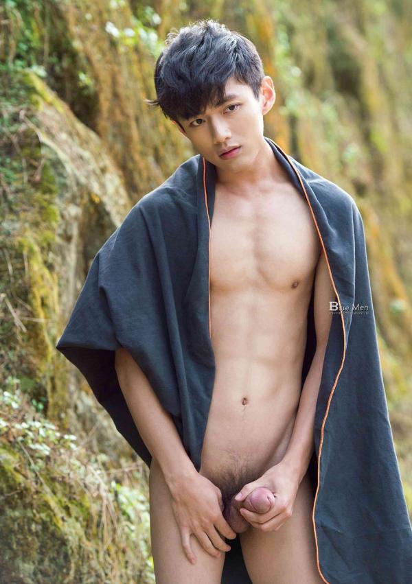 Blueman-Magazine-no.129--Weicheng