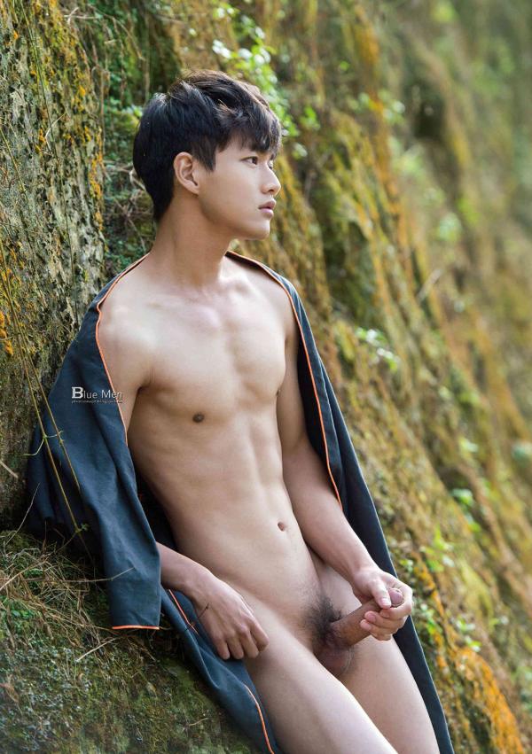 Blueman-Magazine-no.129--Weicheng