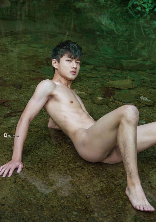 Blueman-Magazine-no.129--Weicheng