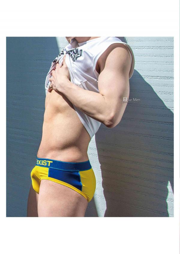 Bluemen-Magazine-no.104--ERIC