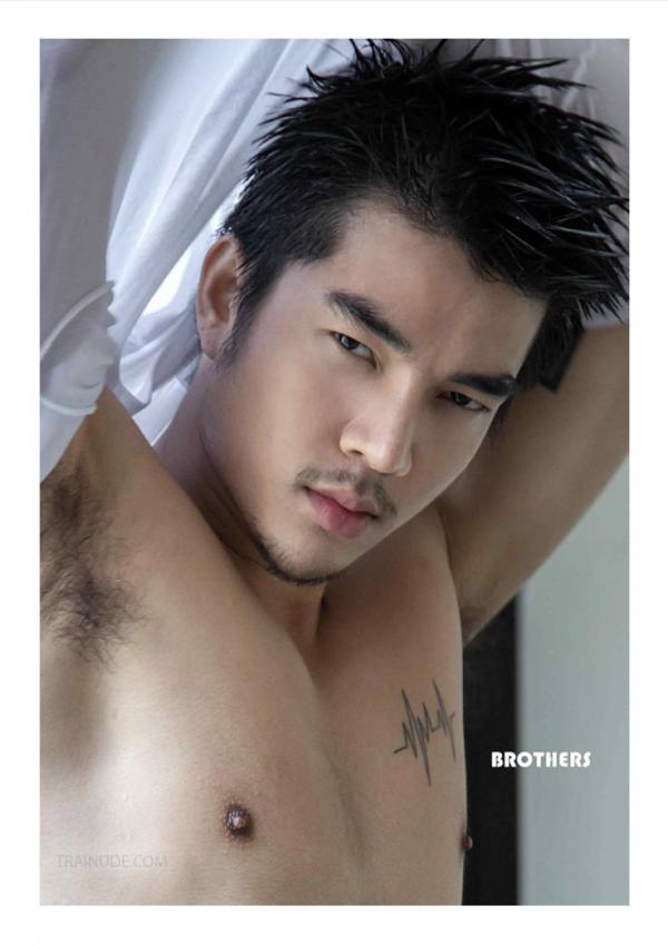 Brothers-Vol.33--Parn