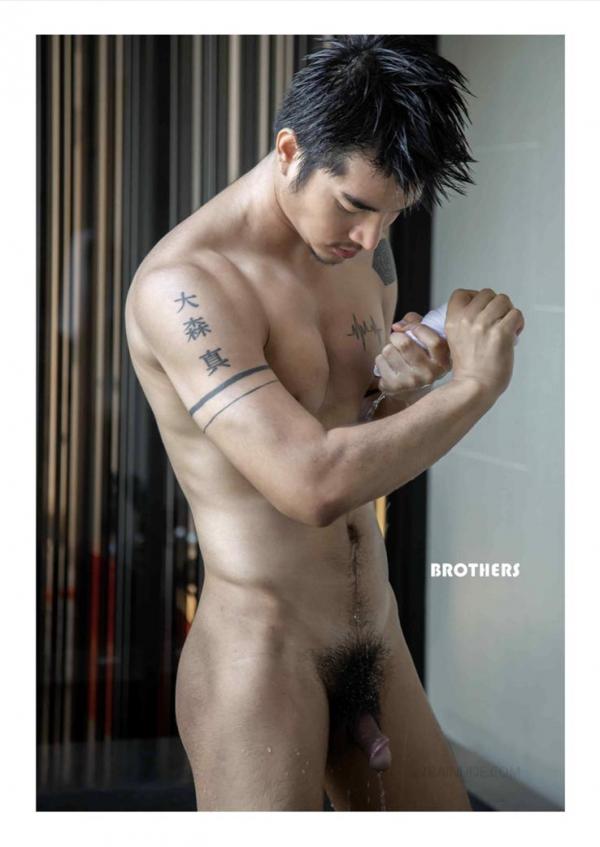 Brothers-Vol.33--Parn