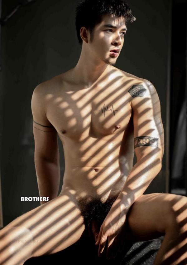 Brothers-Vol.33--Parn