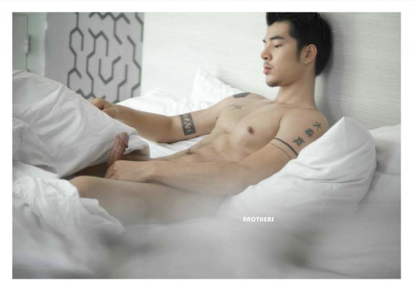 Brothers-Vol.33--Parn