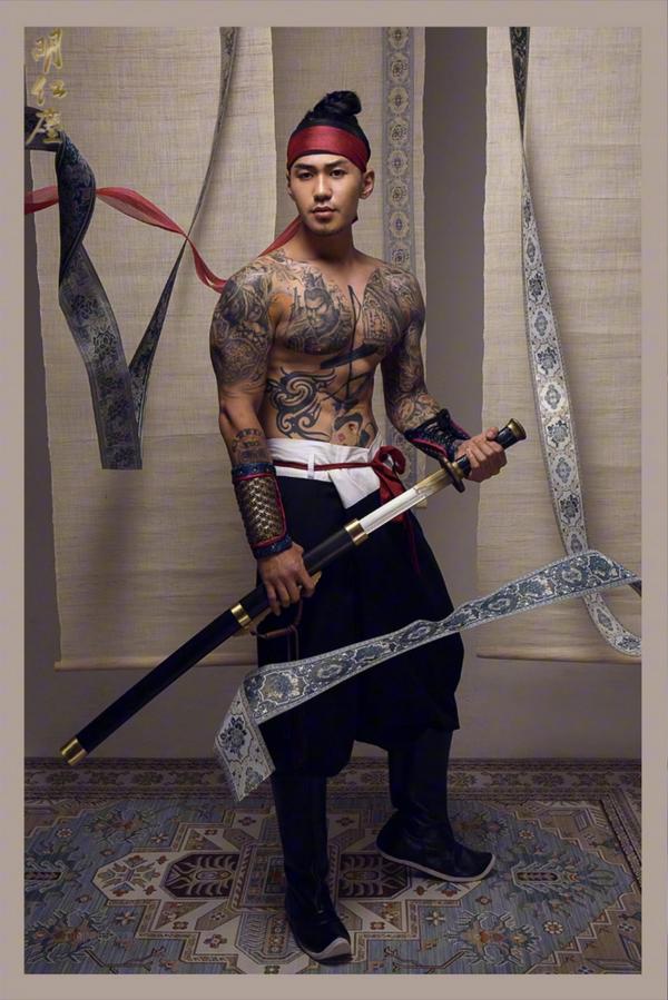 DaoXQ.KinG--HOÀNG-THƯỢNG-VÀ-TÔI