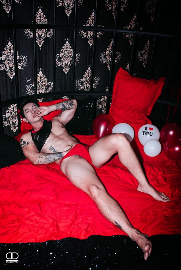 Duy-Anh-Vu-photography-–-Love-Jail-Full-Cock-Sex