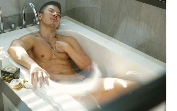 Homme-vol1--Silveron